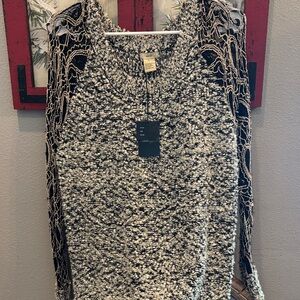 Nwt Women's Black and cream  Sweater
